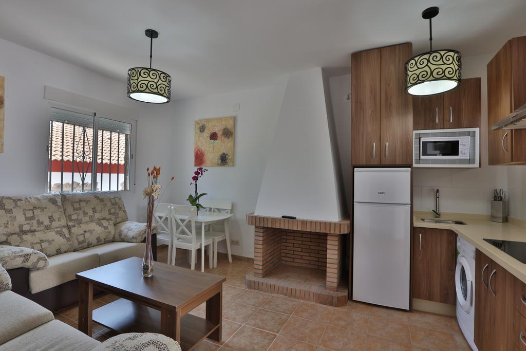 Apartamentos El Madronal Coto Rios Exterior photo