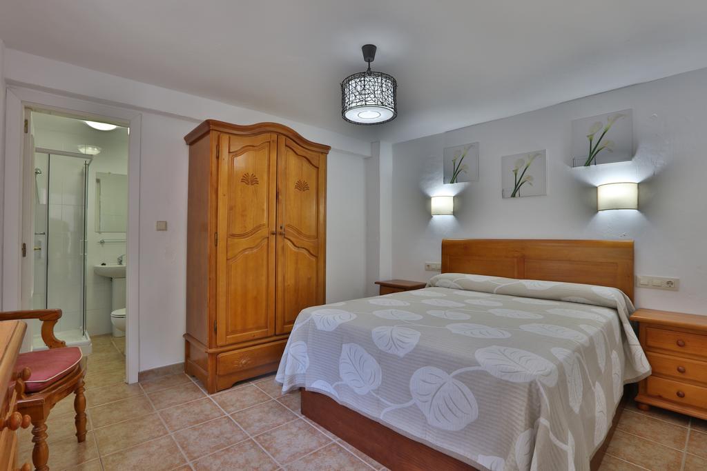 Apartamentos El Madronal Coto Rios Exterior photo
