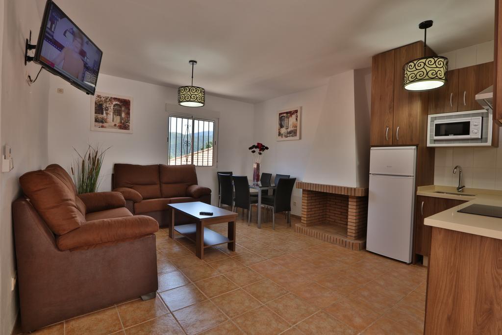 Apartamentos El Madronal Coto Rios Exterior photo