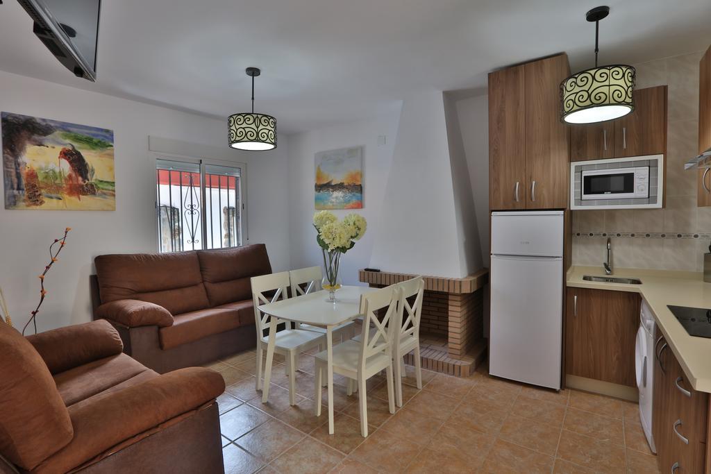 Apartamentos El Madronal Coto Rios Exterior photo