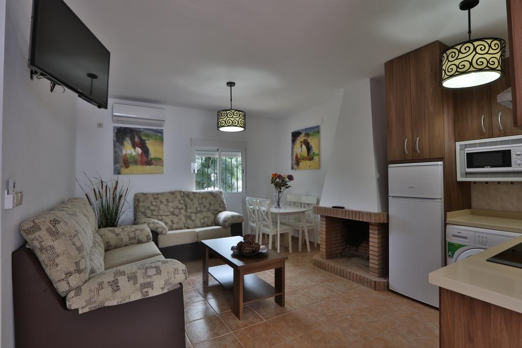Apartamentos El Madronal Coto Rios Exterior photo